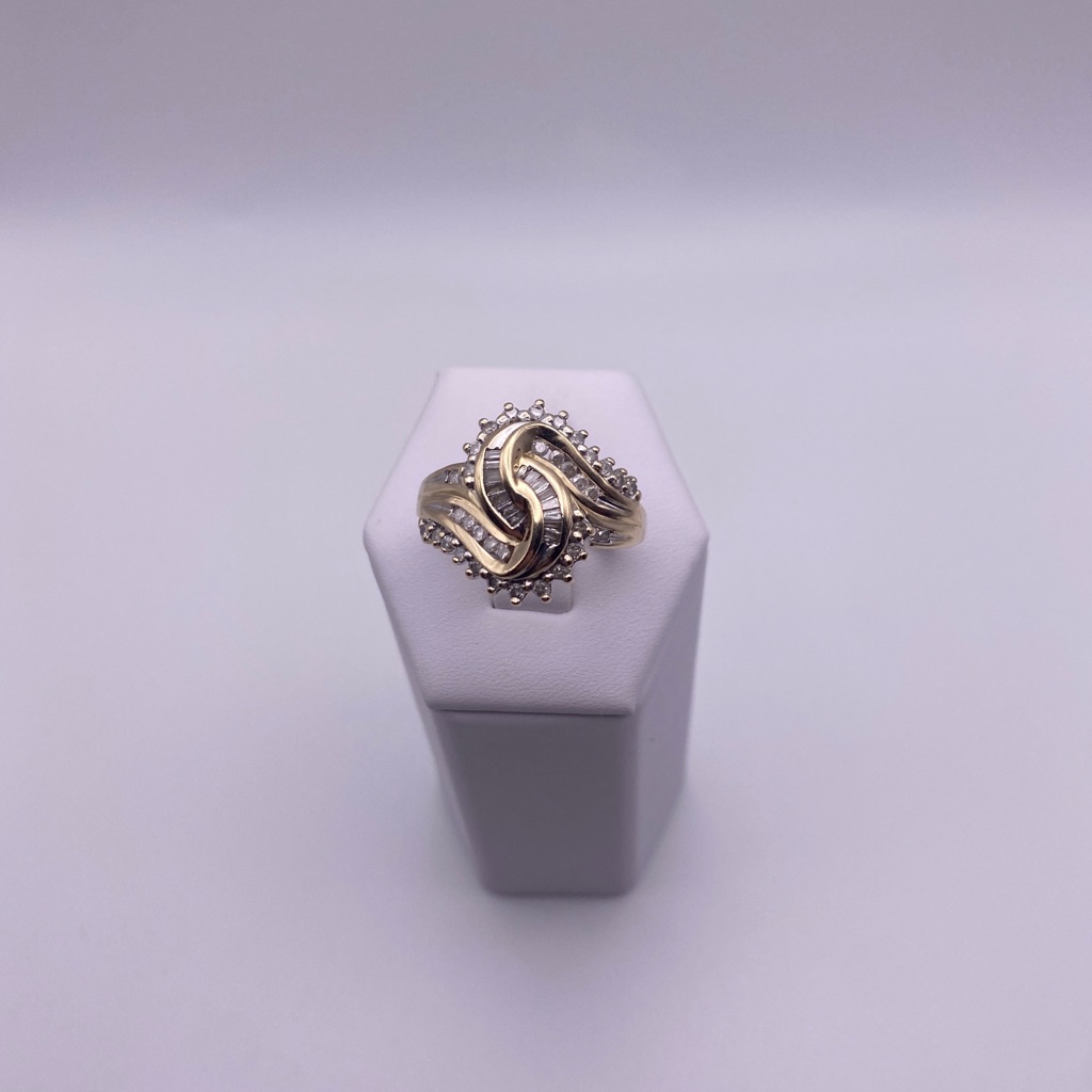 10k Yellow Gold Diamond Ring